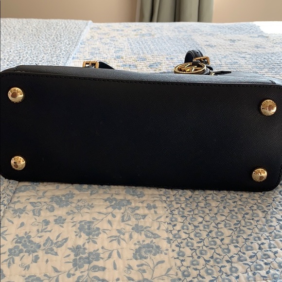 Michael Kors Jet Set tote in Medium color black - Picture 3 of 6